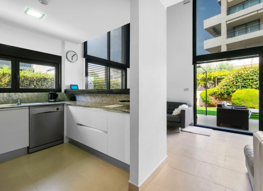 Resale - Villa - Villamartín - Los Dolses