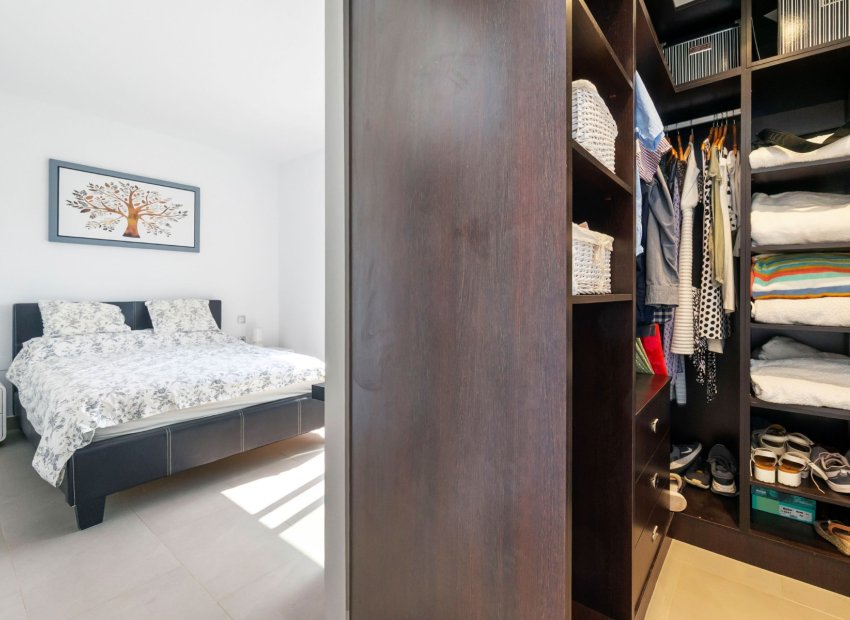 Resale - Villa - Villamartín - Los Dolses