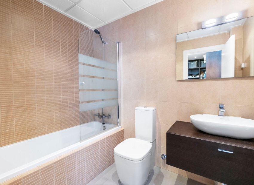 Resale - Villa - Villamartín - Los Dolses