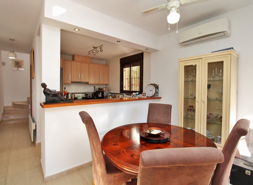 Resale - Villa - Villamartín - PAU 8