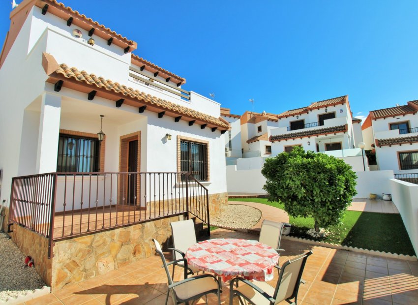 Resale - Villa - Villamartín - PAU 8