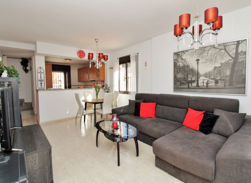 Resale - Villa - Villamartín - PAU 8