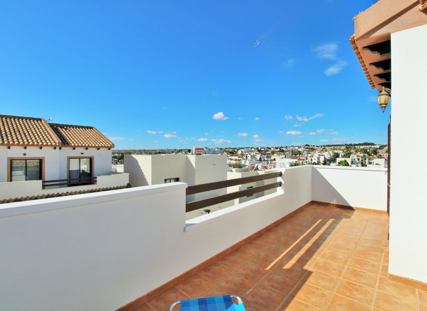 Resale - Villa - Villamartín - PAU 8