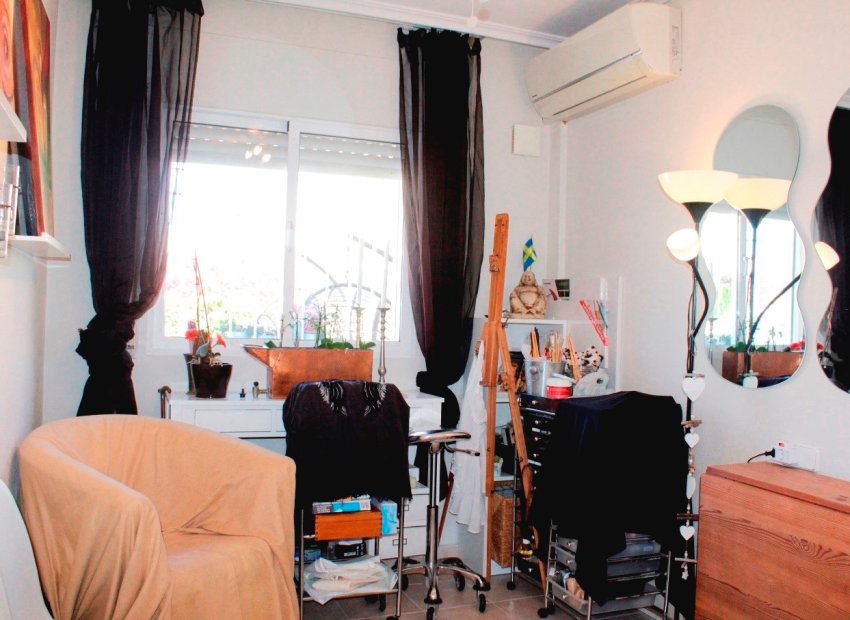 Resale - Villa - Villamartín - PAU 8