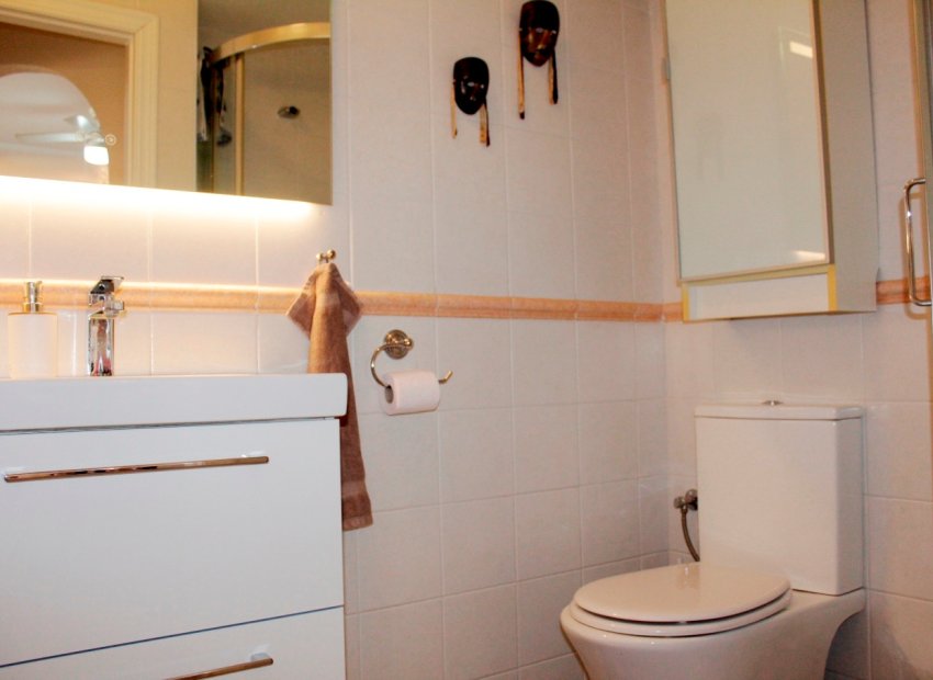 Resale - Villa - Villamartín - PAU 8