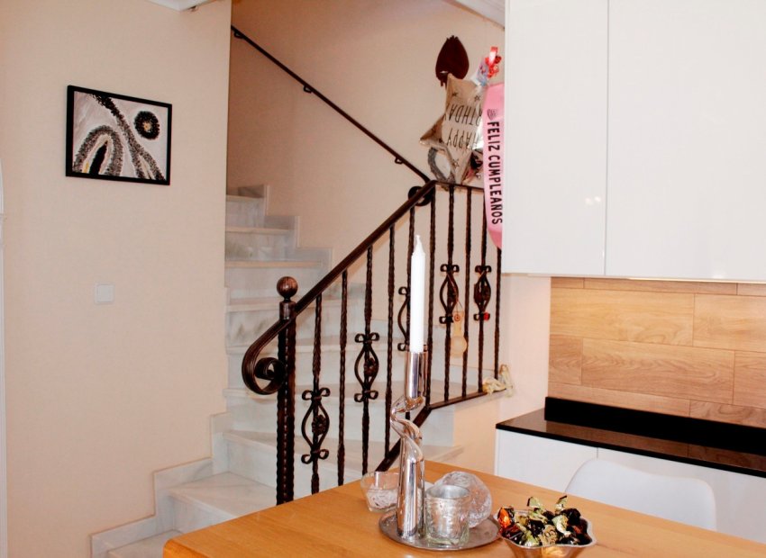 Resale - Villa - Villamartín - PAU 8