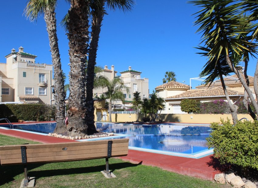 Resale - Villa - Villamartín - PAU 8