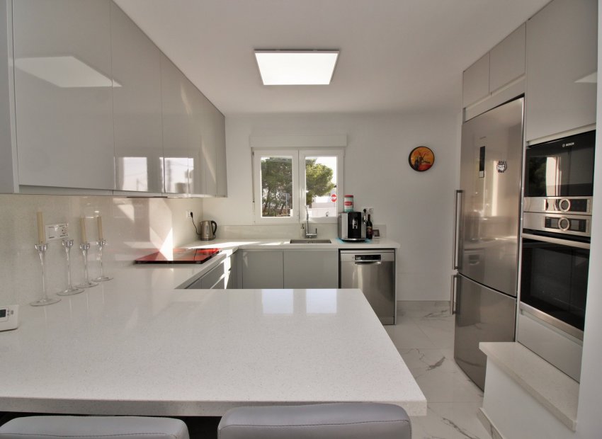 Resale - Villa - Villamartín