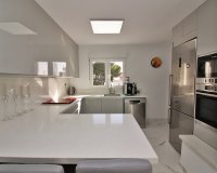 Resale - Villa - Villamartín