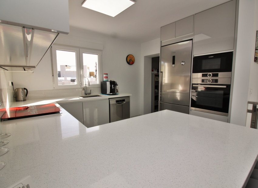 Resale - Villa - Villamartín