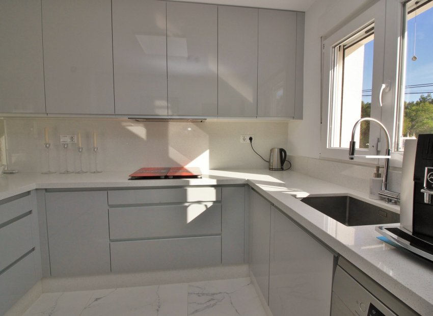 Resale - Villa - Villamartín