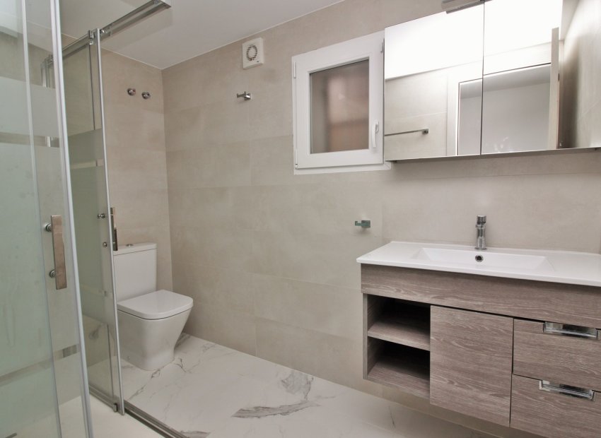 Resale - Villa - Villamartín