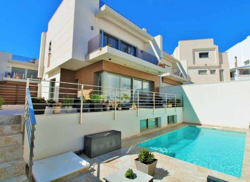 Resale - Villa - Villamartín