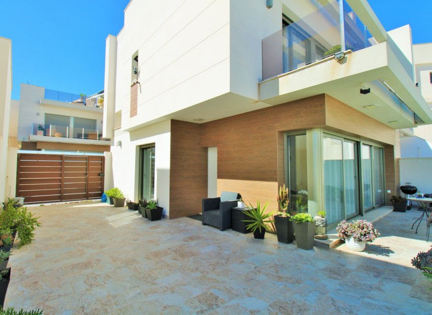 Resale - Villa - Villamartín