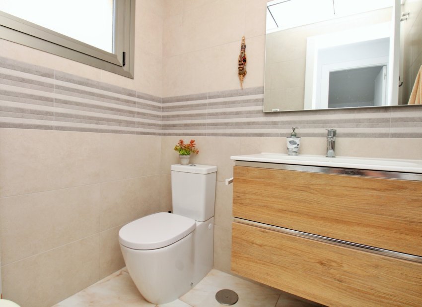 Resale - Villa - Villamartín