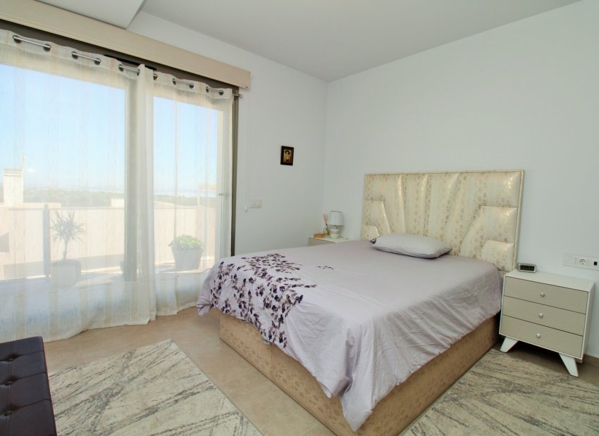Resale - Villa - Villamartín