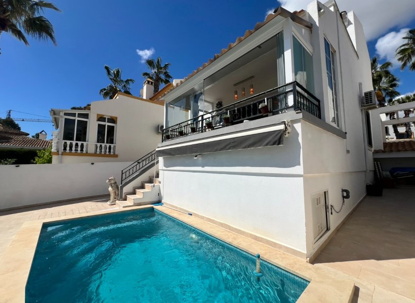 Resale - Villa - Villamartín