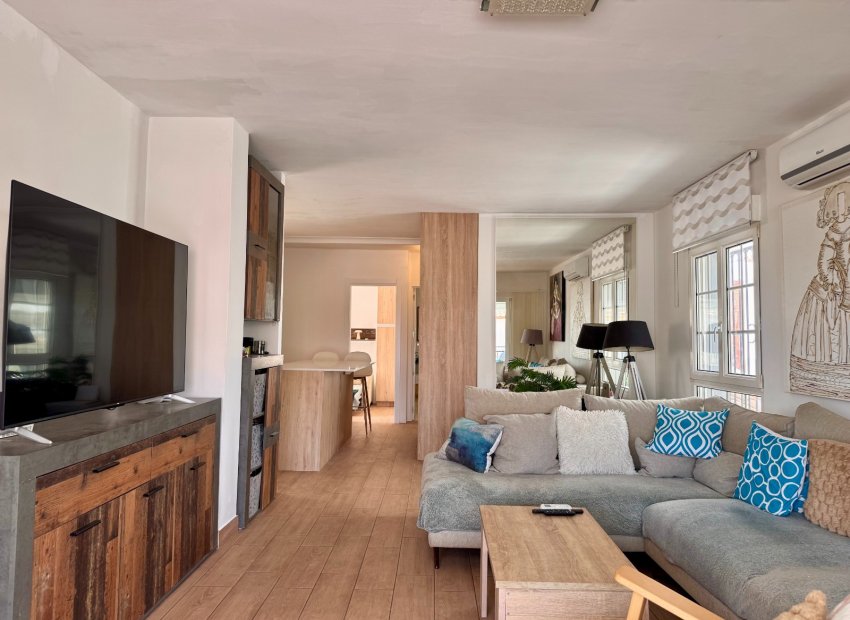 Resale - Villa - Villamartín