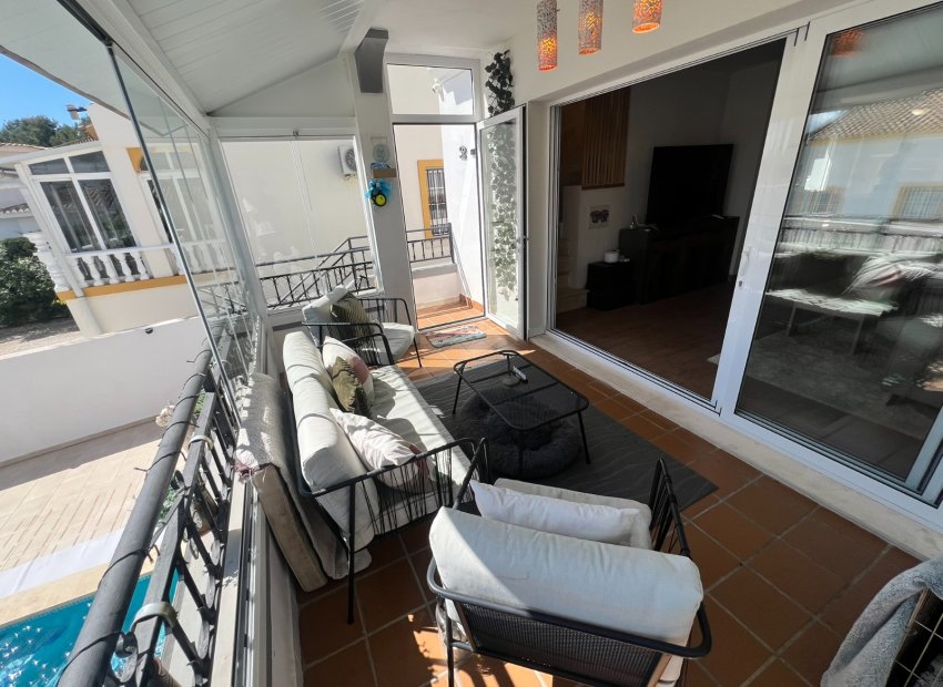 Resale - Villa - Villamartín