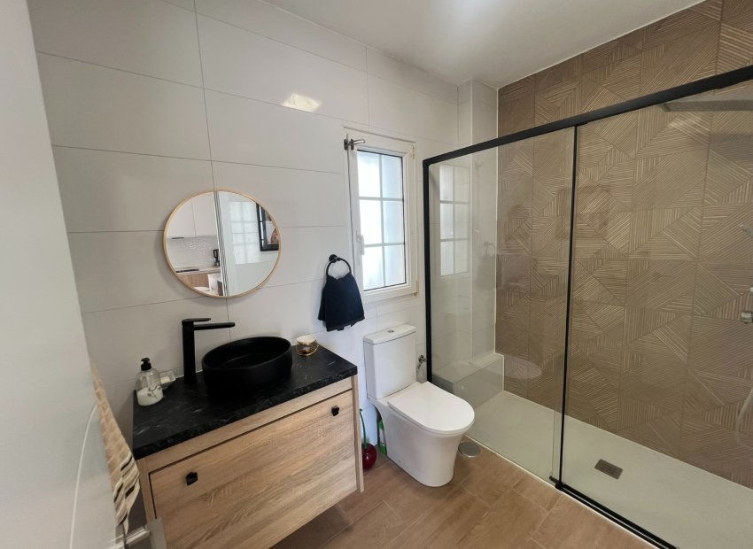 Resale - Villa - Villamartín