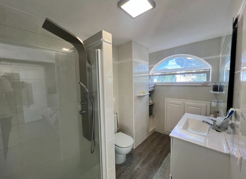 Resale - Villa - Villamartín