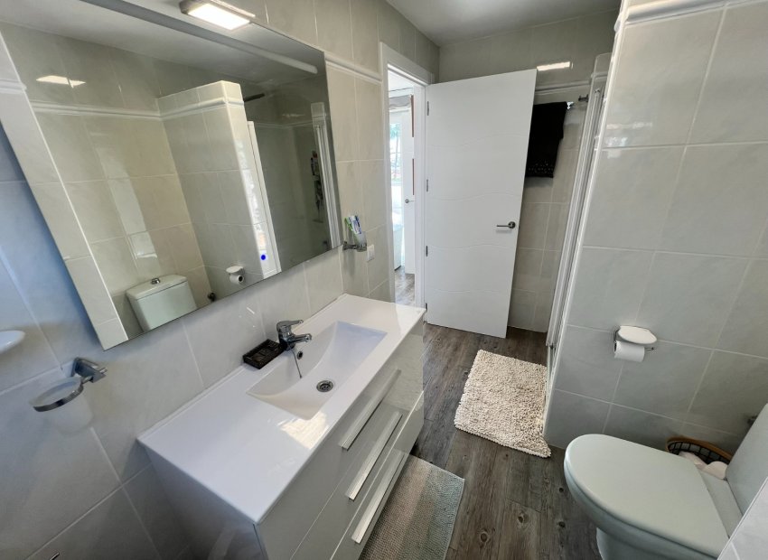 Resale - Villa - Villamartín