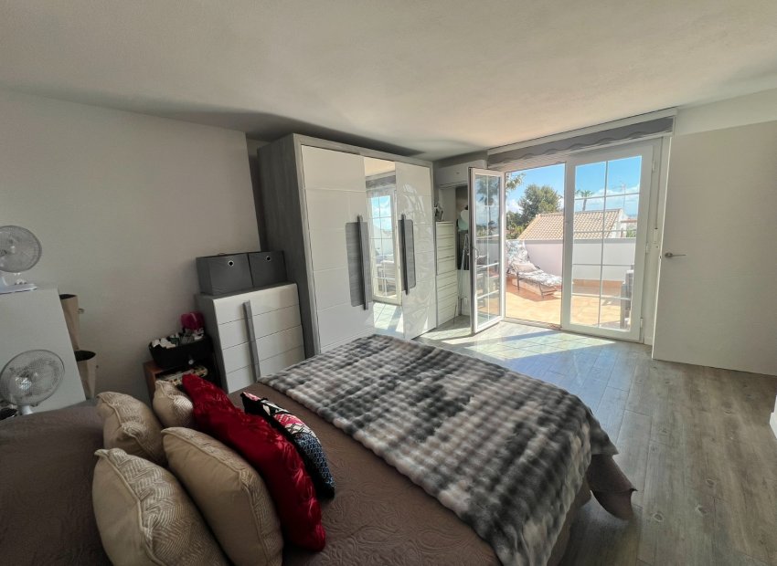 Resale - Villa - Villamartín