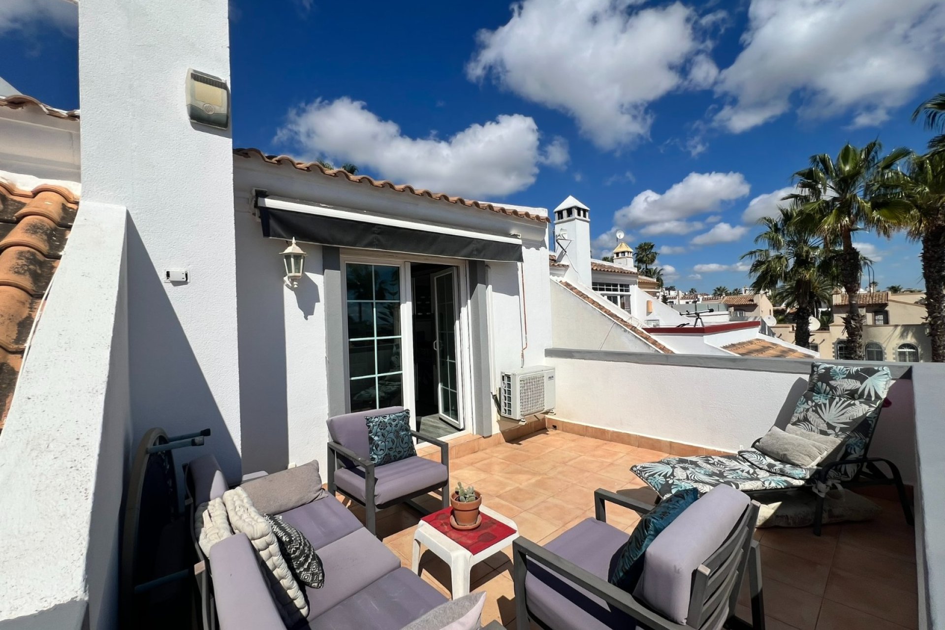 Resale - Villa - Villamartín