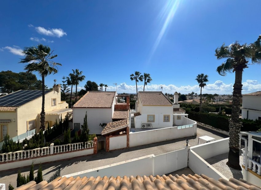 Resale - Villa - Villamartín