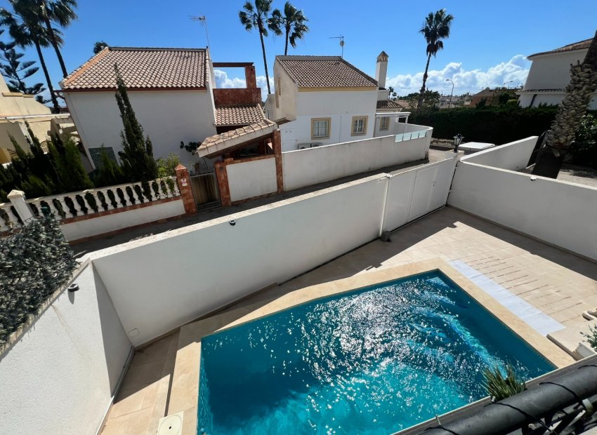 Resale - Villa - Villamartín