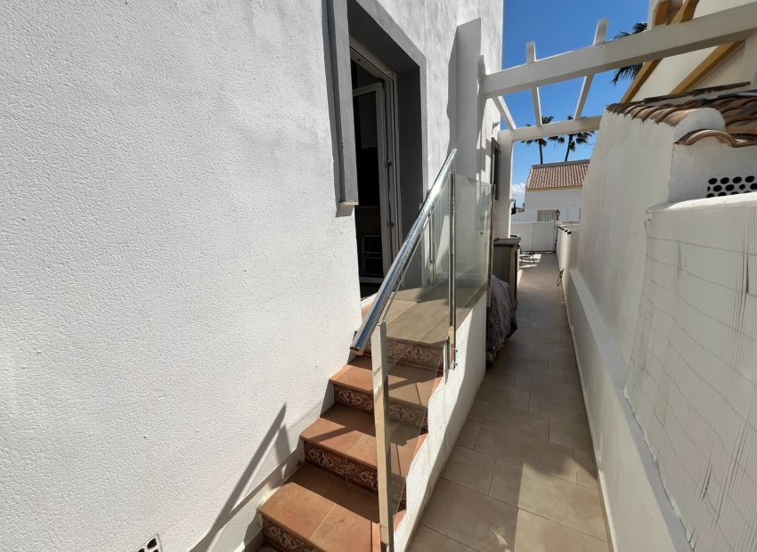 Resale - Villa - Villamartín