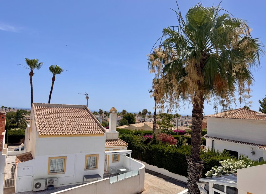 Resale - Villa - Villamartín