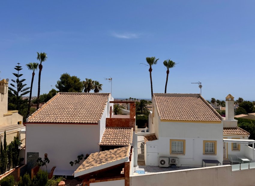 Resale - Villa - Villamartín