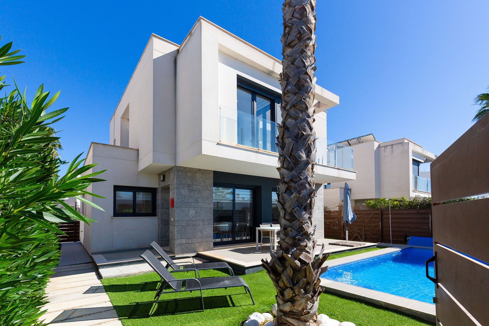 Resale - Villa - Vistabella