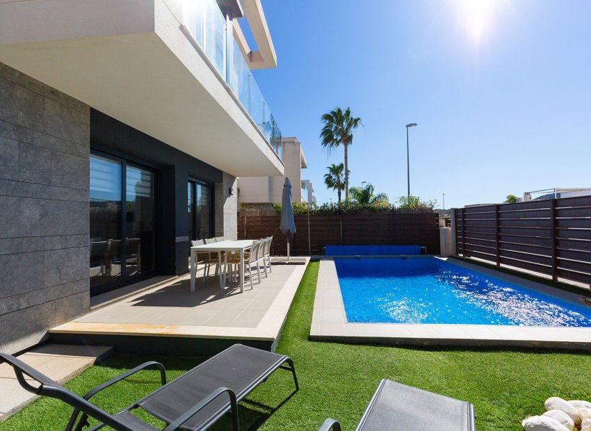 Resale - Villa - Vistabella