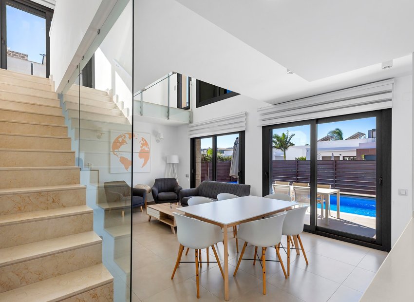 Resale - Villa - Vistabella