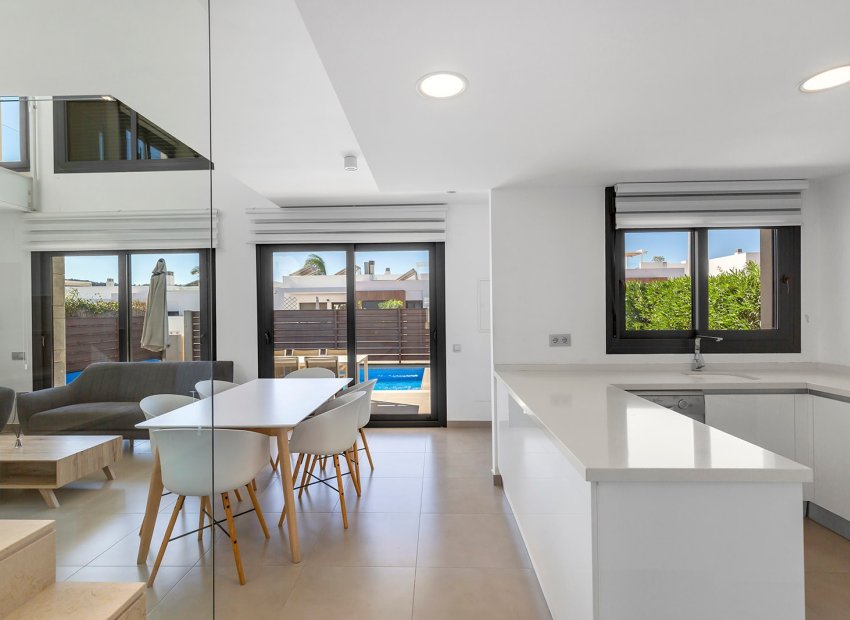 Resale - Villa - Vistabella