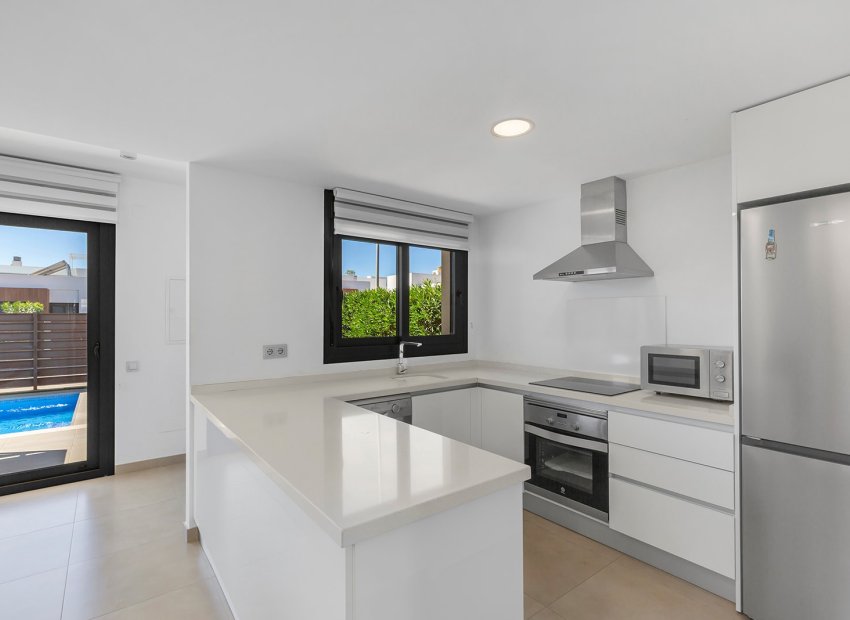 Resale - Villa - Vistabella