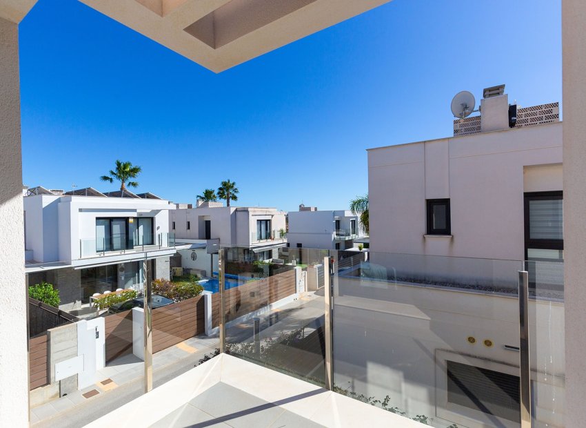 Resale - Villa - Vistabella