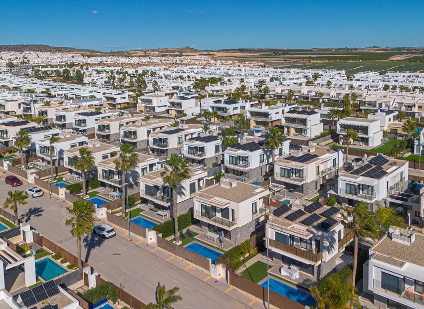 Resale - Villa - Vistabella