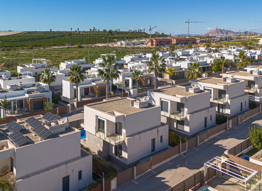 Resale - Villa - Vistabella