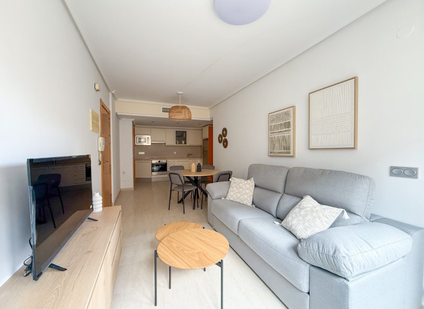 Reventa - Apartamento / piso - Águilas - La Colonia