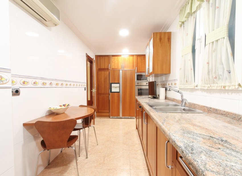 Reventa - Apartamento / piso - Alicante - - Centro  -