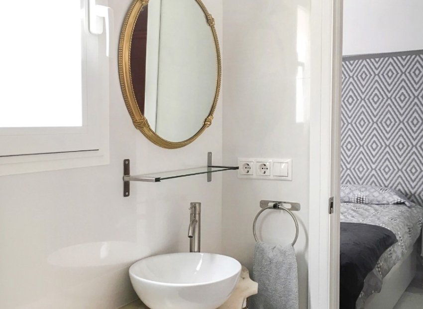 Reventa - Apartamento / piso - Alicante - Mercado