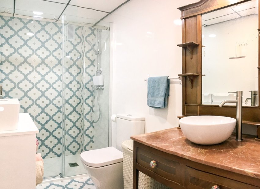 Reventa - Apartamento / piso - Alicante - Mercado