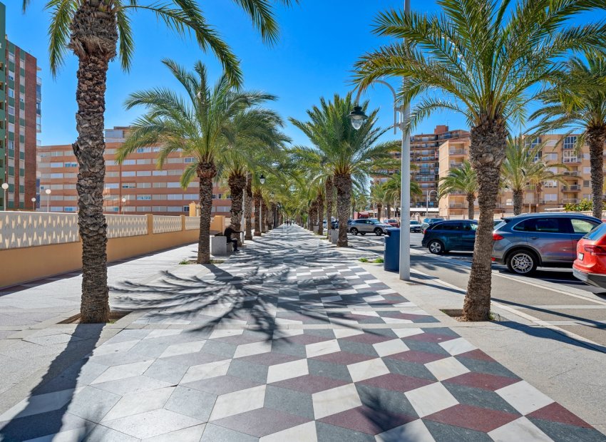 Reventa - Apartamento / piso - Arenales del Sol - Segunda linea playa