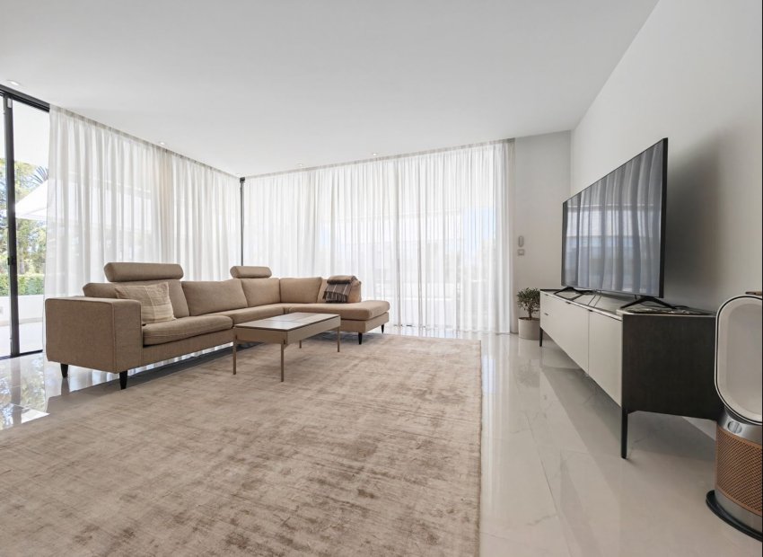 Reventa - Apartamento / piso - Estepoa - New Golden Mile