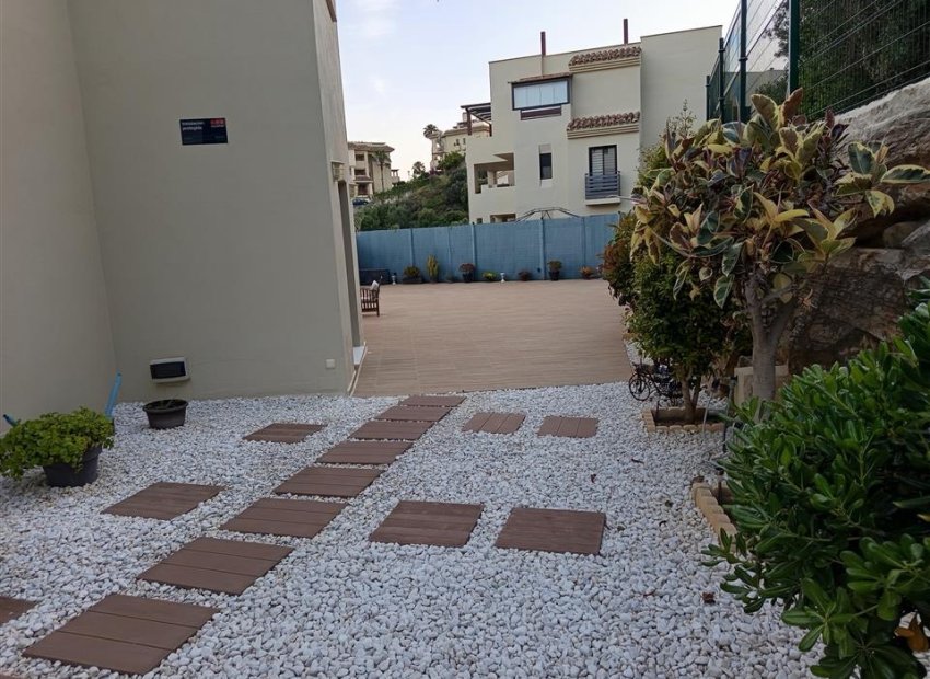 Reventa - Apartamento / piso - Estepoa - Selwo