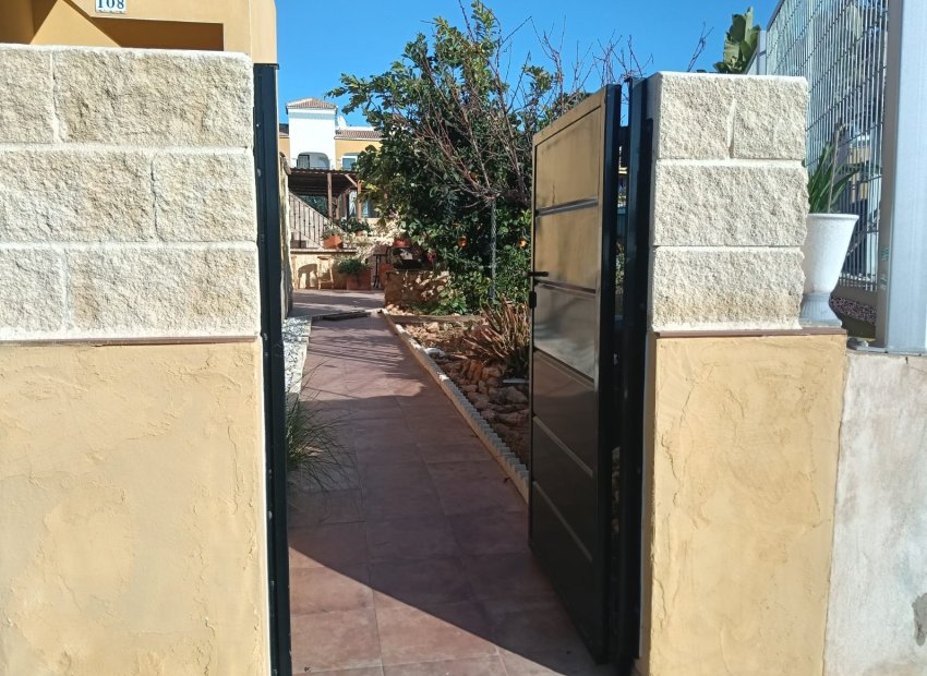 Reventa - Apartamento / piso - Los Montesinos - La Herrada