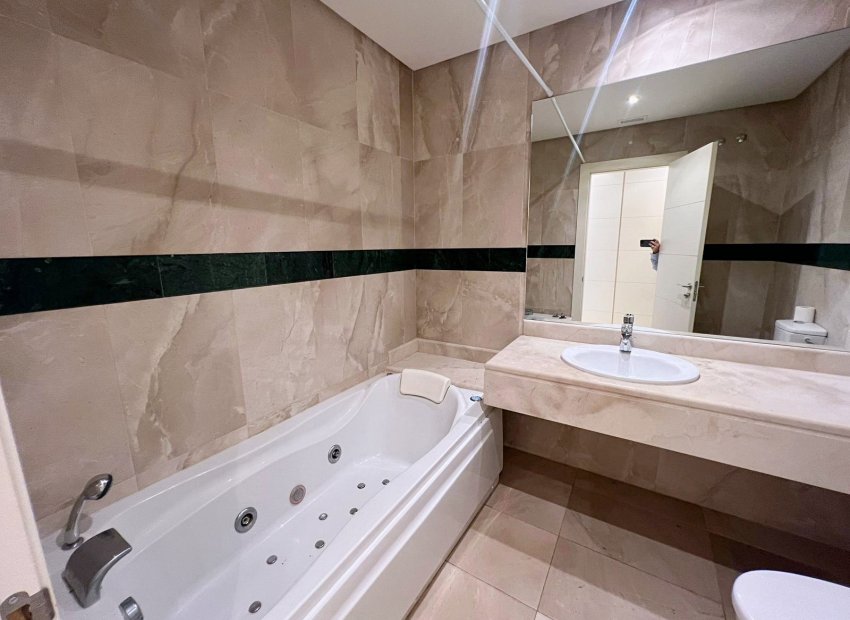 Reventa - Apartamento / piso - Marbella - Nueva Andalucía